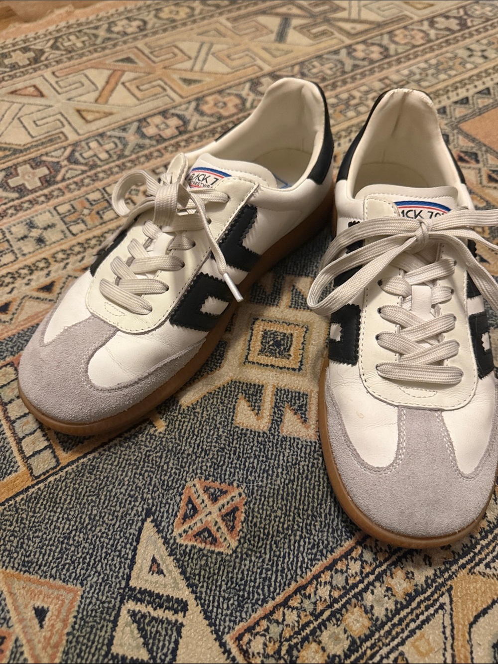 Back 70 Cloud Leather Women’s Sneakers in White, Black & Gray EU 39/US 8.5